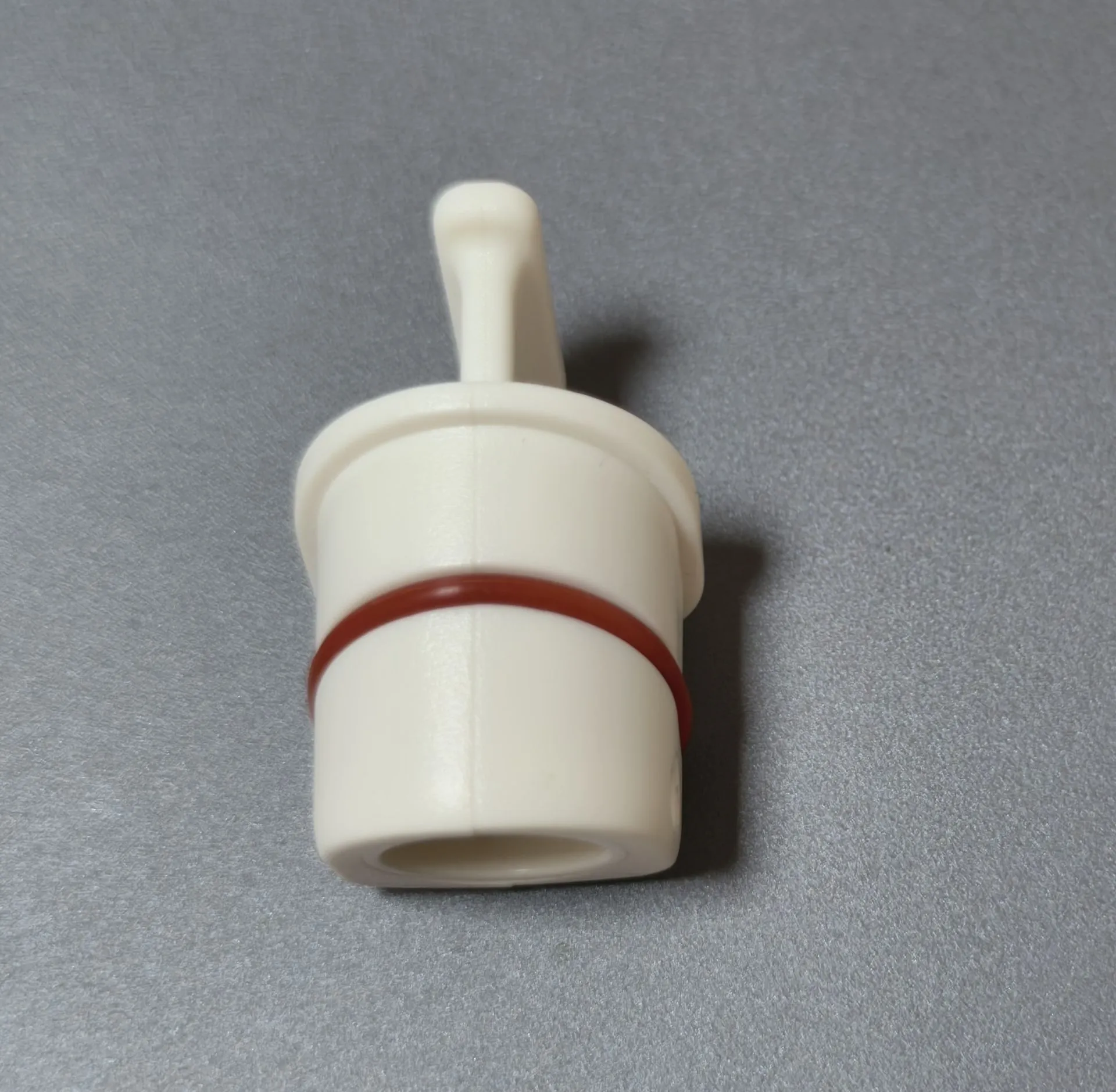 White_Stoppers_04.webp